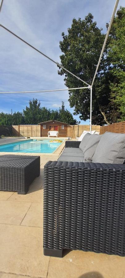 Studio Meuble Avec Piscine Partagee La Ferté-Gaucher 외부 사진